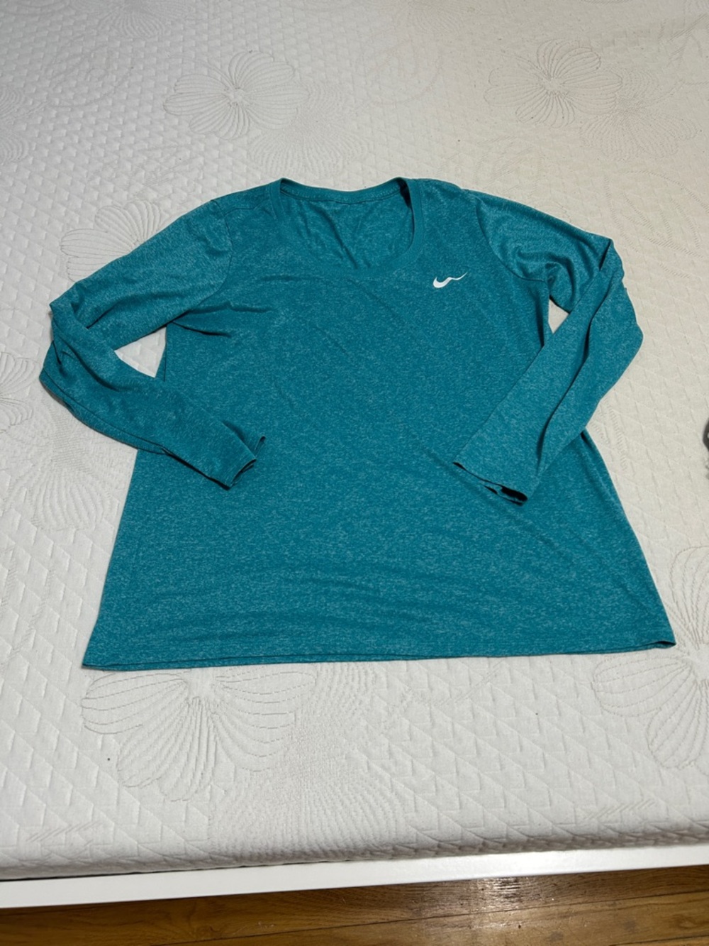 Nike Women's Teal V-Neck Long Sleeve Athletic dri fit